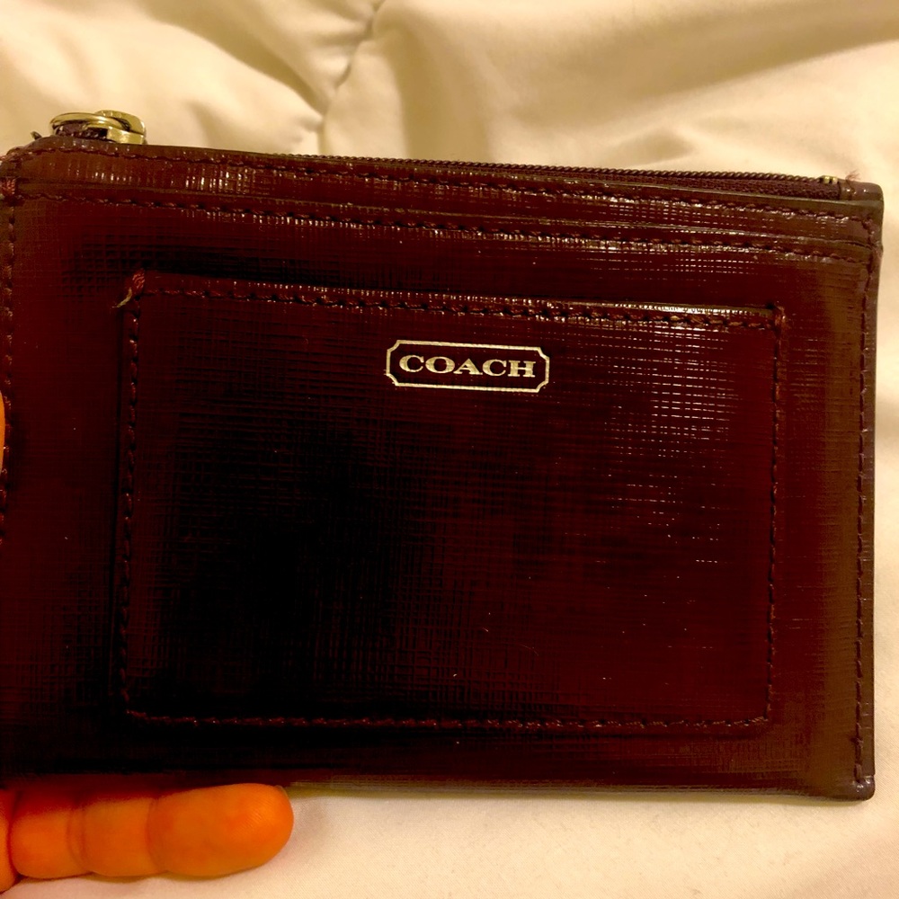 Coach wallet Maroon with zipper like new